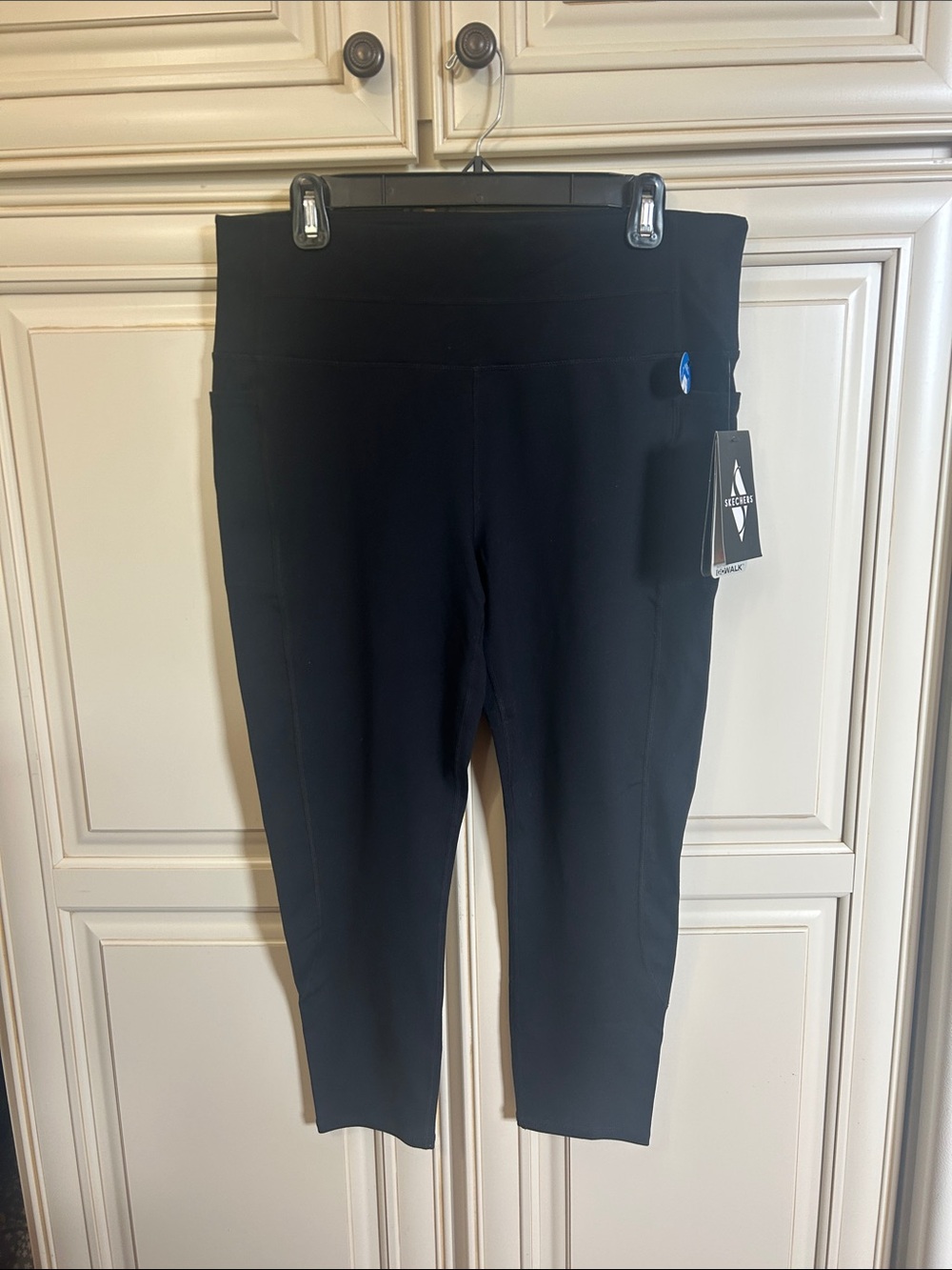 Skechers Black Capri Athletic Leggings